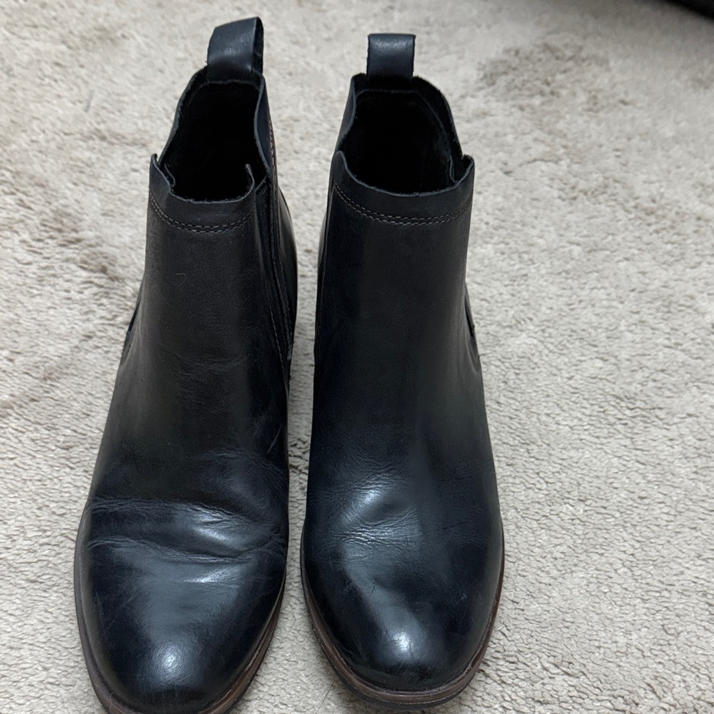 KORKS Classic Black Leather Women’s Boots Size 8.5 worn once